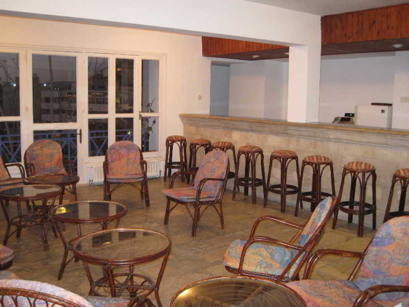 Hotel Axiothea 2*