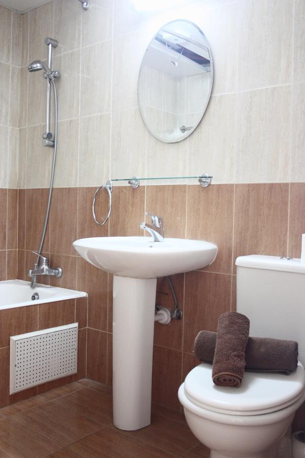 Queens Gardens 2 Bedrooms Apartment
