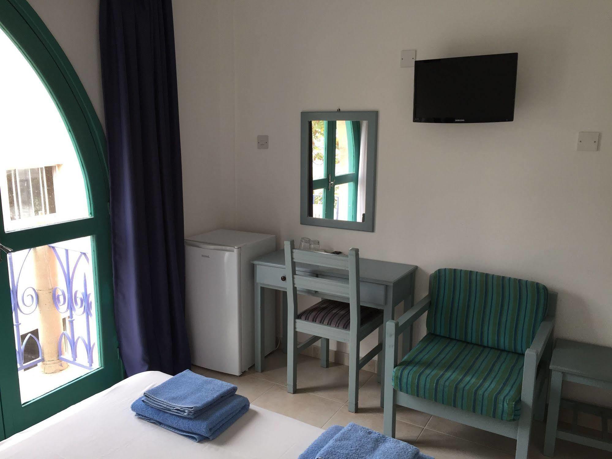 Axiothea Hotel