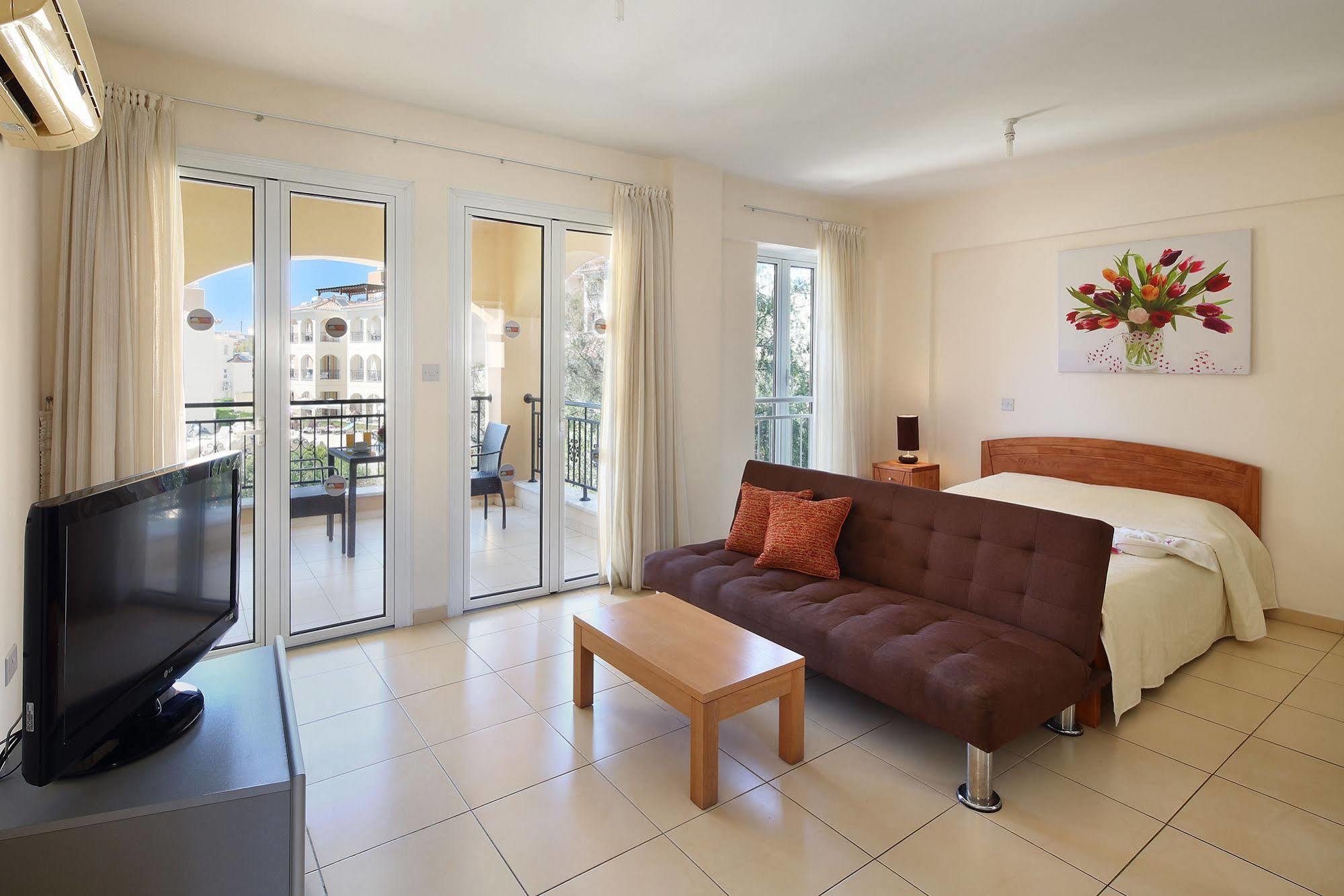 Aparthotel St Nicolas Paphos