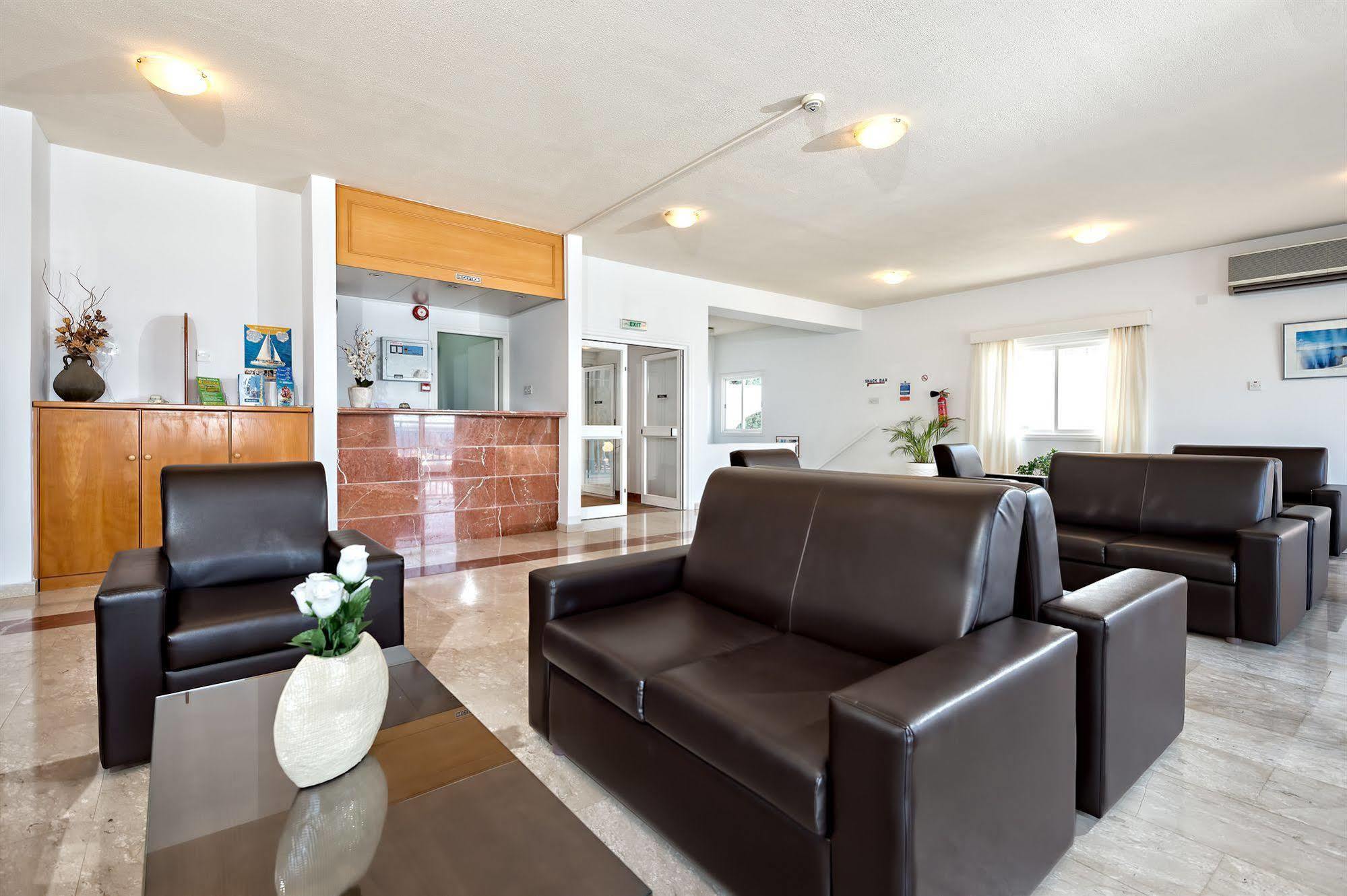 Sunny Hill Aparthotel 3*