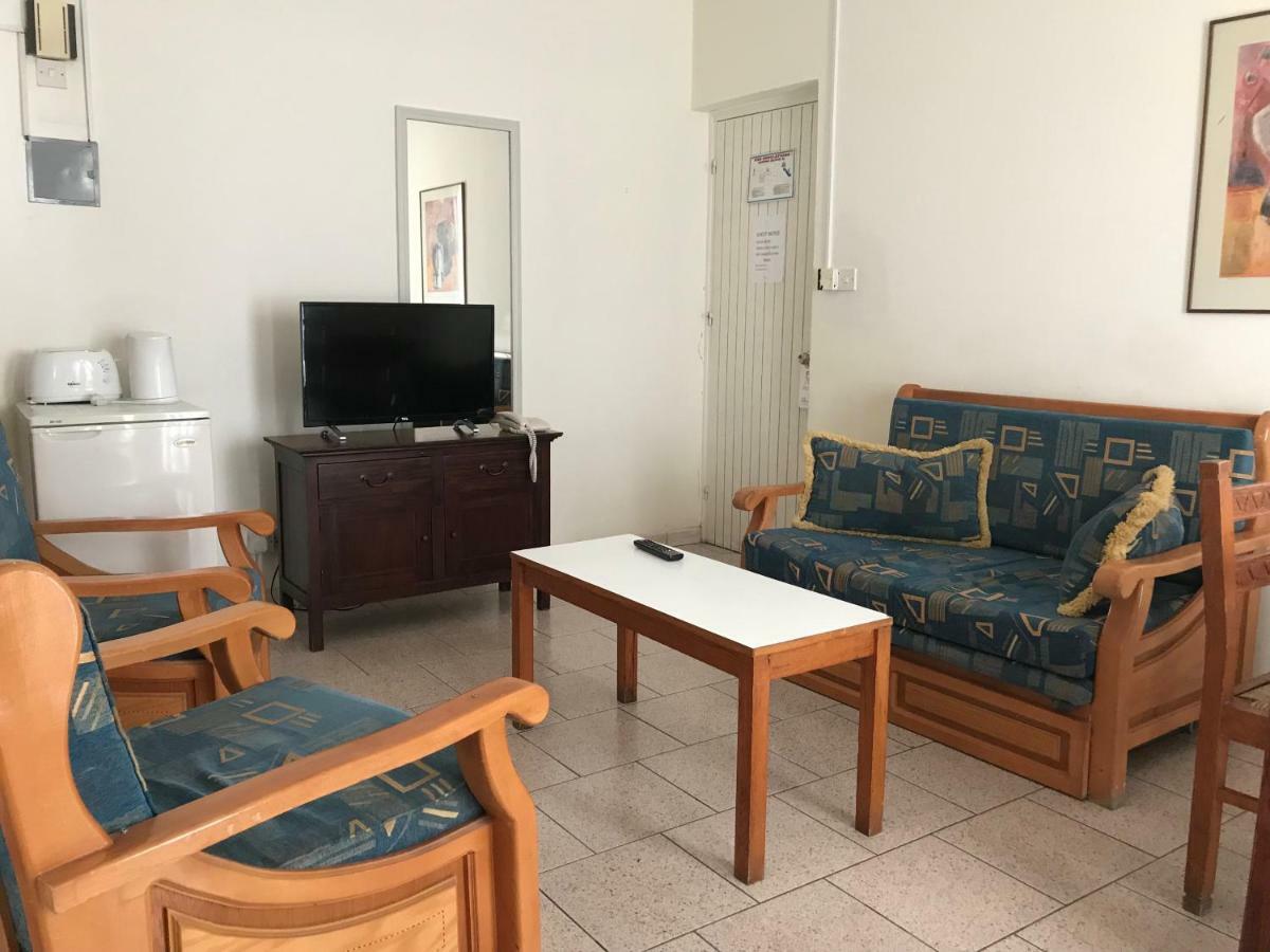 Daphne Aparthotel 3*