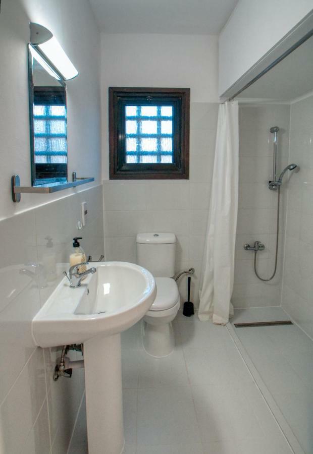 Apartment 1st Class Location With Sea&pool View Paphos