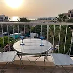 Welcome To Modern Sea View Apartment