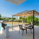 Villa Charoula Tria