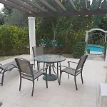 Lovely Garden Apartment