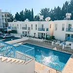 Lavi\'S Haven 2B, Paphos, Pool