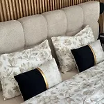 Sea View Apartment Near The Beach