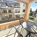 Comfy 1 Bed Apartment, Great Location 200Mbps Wifi