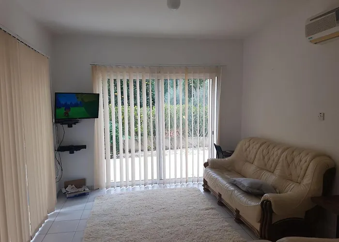 Lovely Garden Apartment