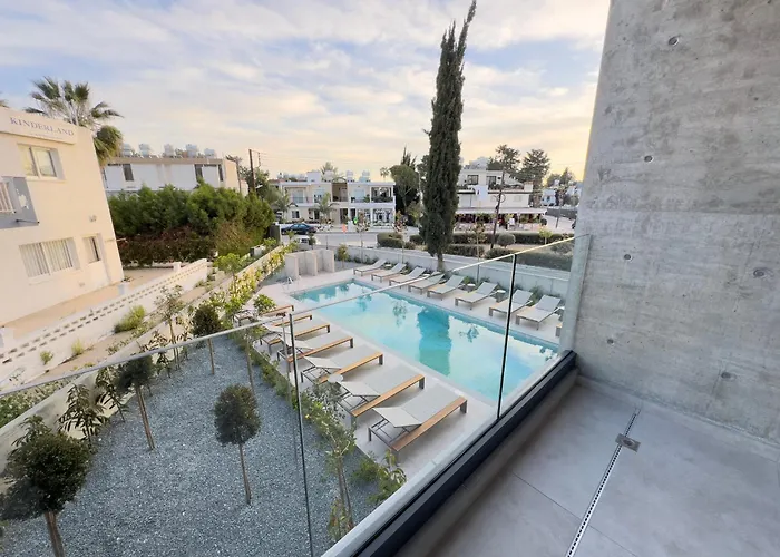 Malberry Park 104 - Modern 2 Bedroom Apartment With Pool, Gym, Jaccuzi
