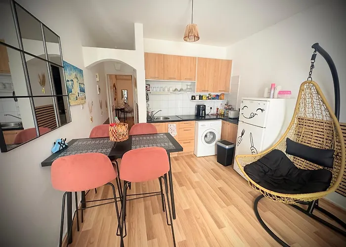 Ibiscus Apt With Pool, Walk To Beach, Harbour,Kato Paphos