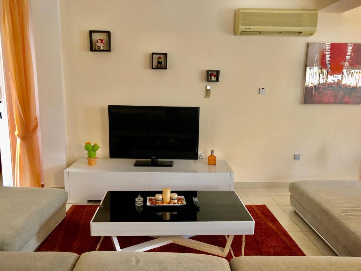 Villa Universal Daphne 3 Bedroom In Kato *
