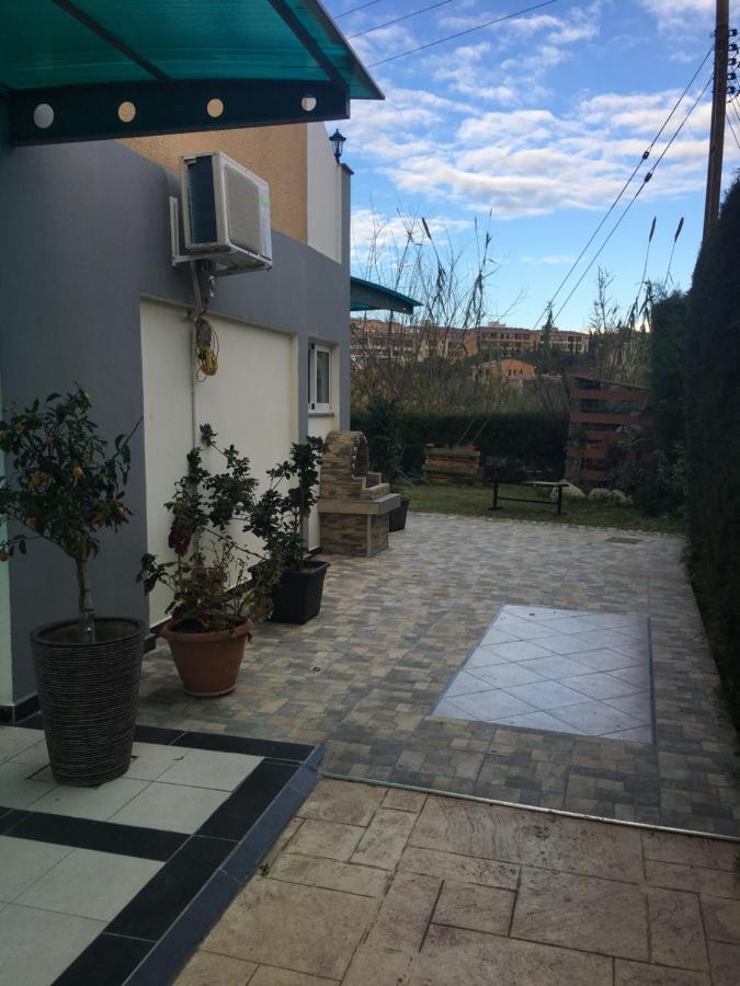 Livadia Apartment *