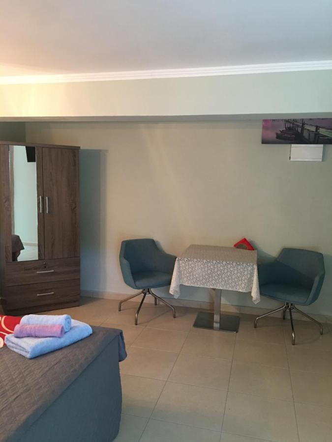 Livadia Apartment *
