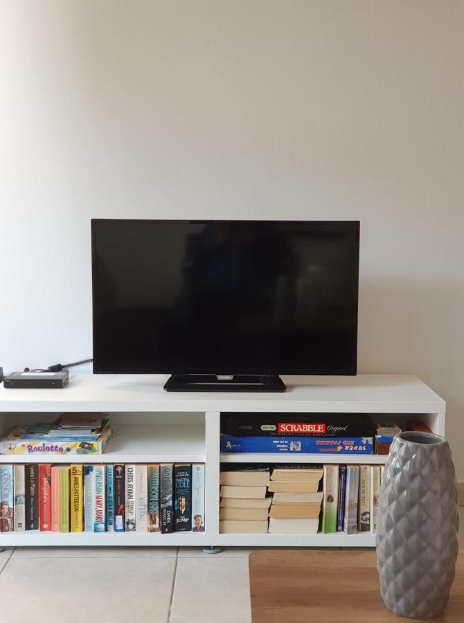Central Gem - 10 Min Walk To The Sea, Harbor And Mall Apartment
