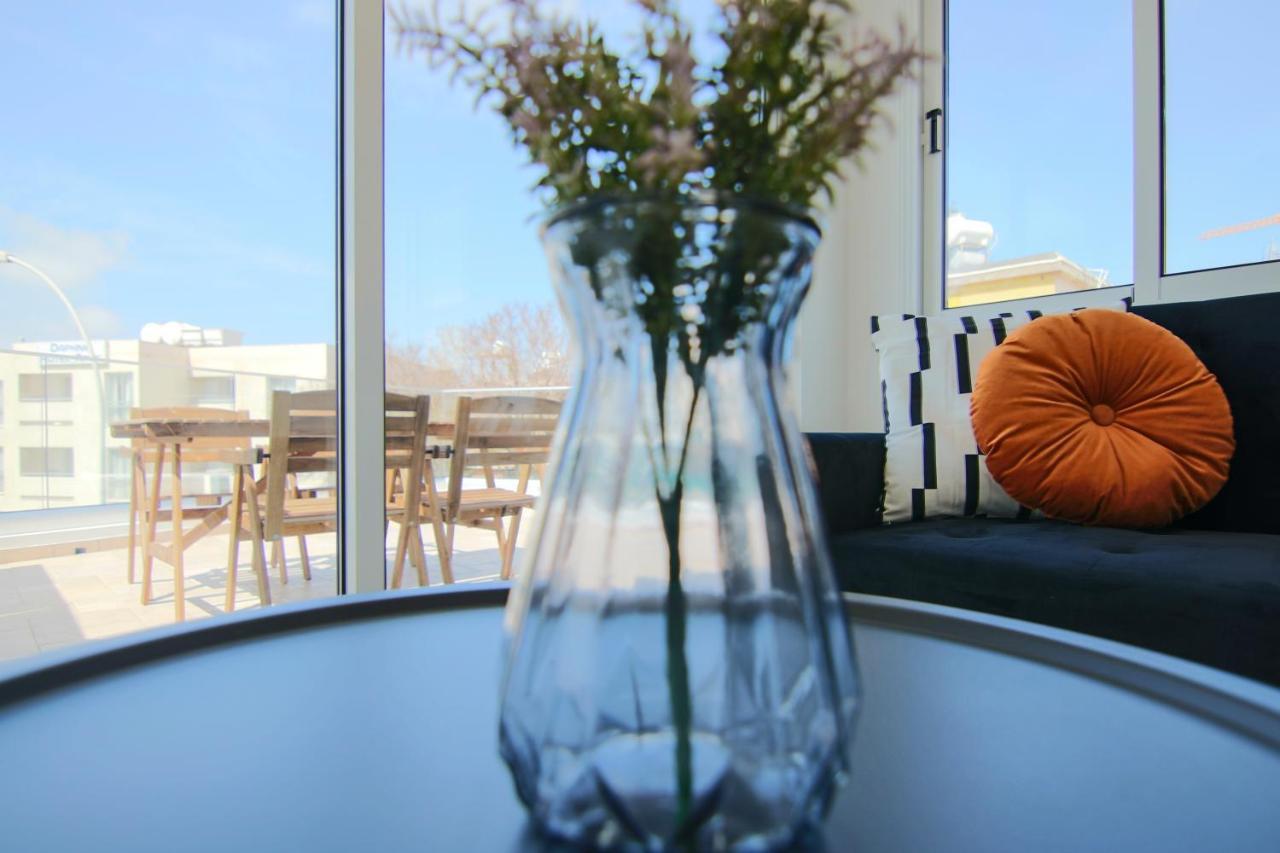 Phaedrus Living: Seaside Modern Flat Lighthouse 63 Apartment Paphos
