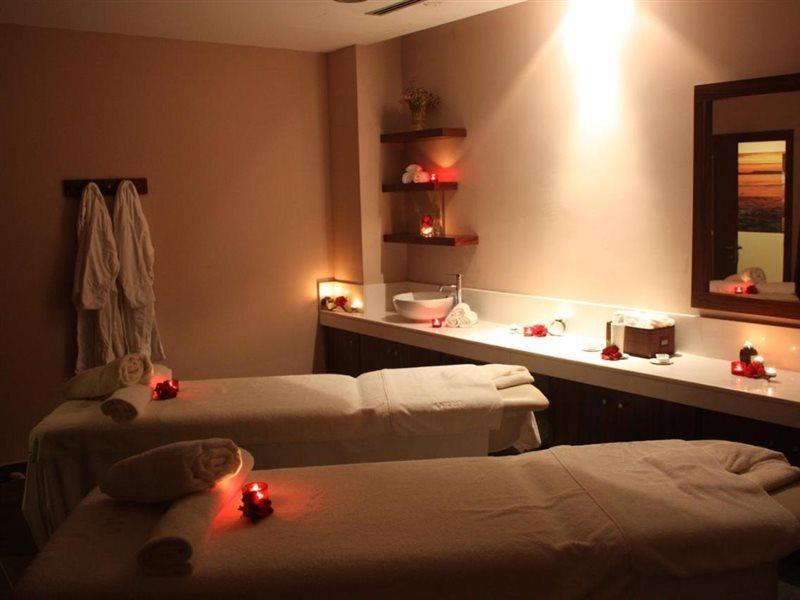 Capital Coast And Hotel 4*