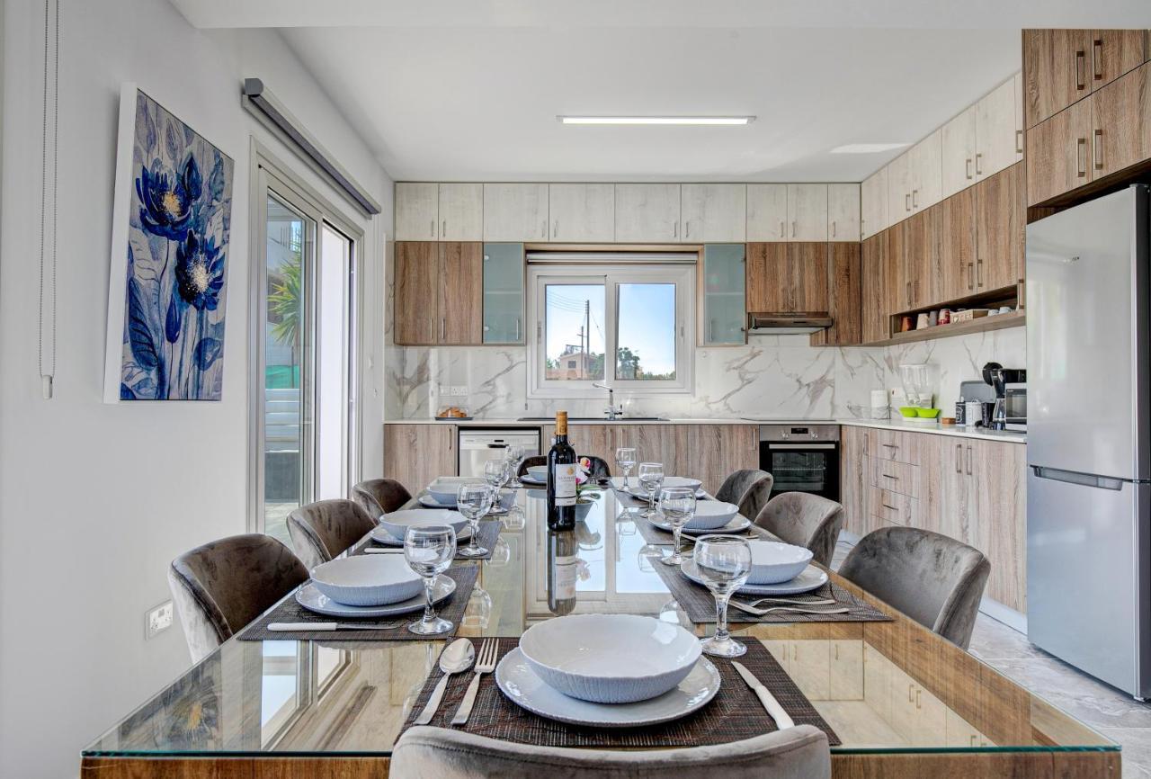 Villa New Luxury 5eagles 5mins From Airport Paphos