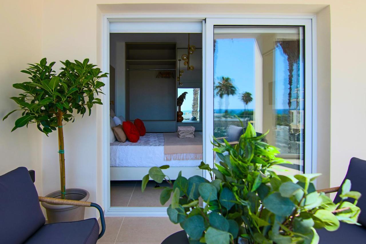 Apartment Phaedrus Living: Seaview Luxury Flat Limnaria 151 *