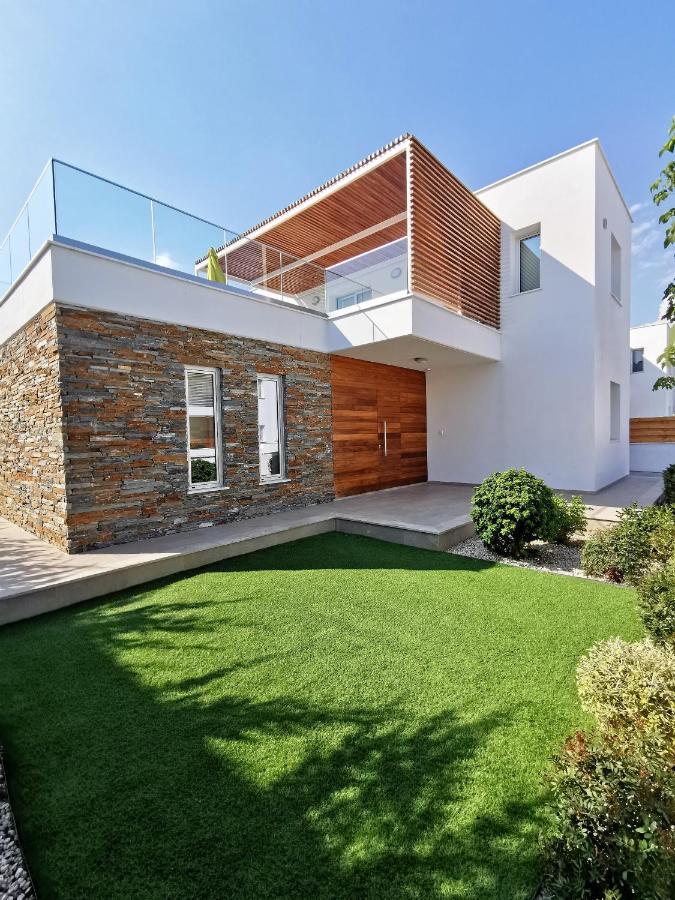 Nikki - Villa Paphos
