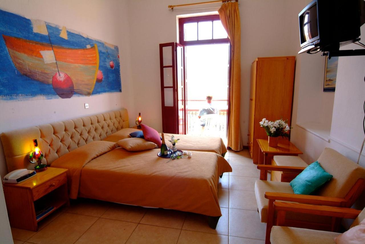 Hotel Kiniras Traditional & Restaurant 3*