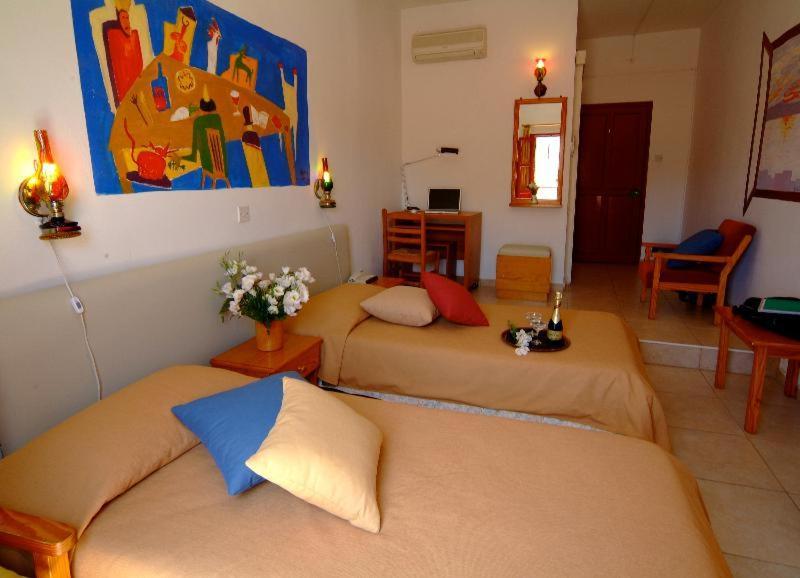 Kiniras Traditional & Restaurant Hotel Paphos