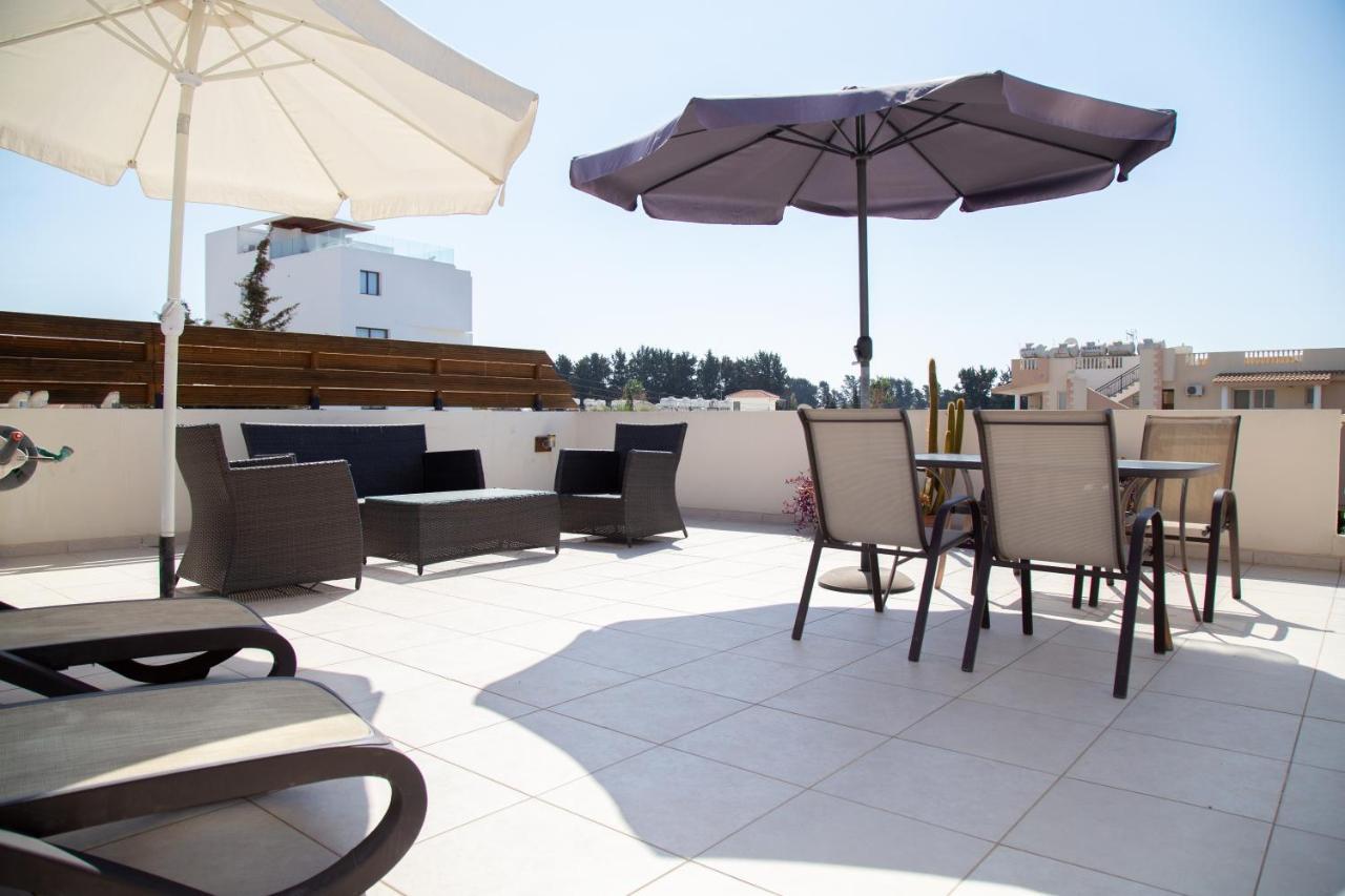 2 Bedroom Cates Top Floor Peaceful With Pool! Paphos