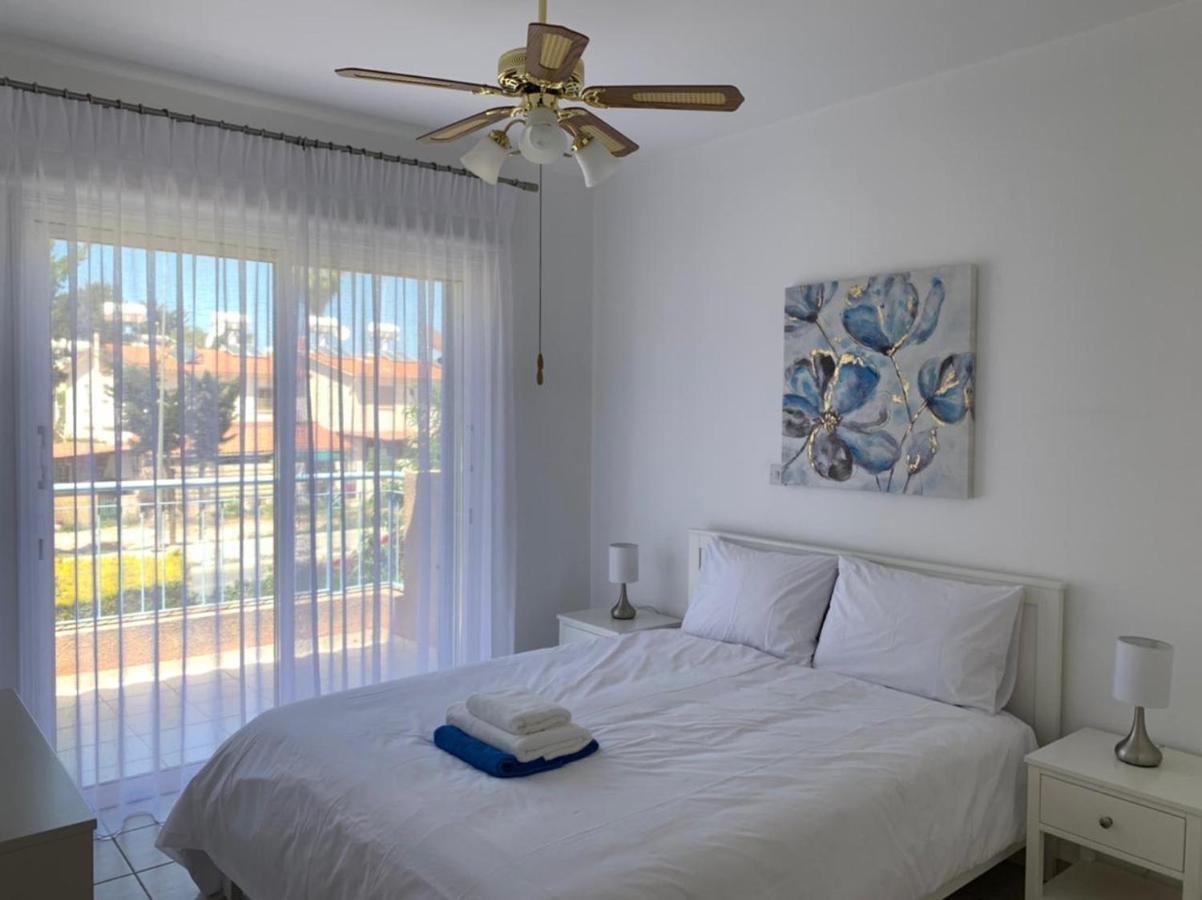 Modern, Stylish 4-bedroom - Limnaria Villas Paphos