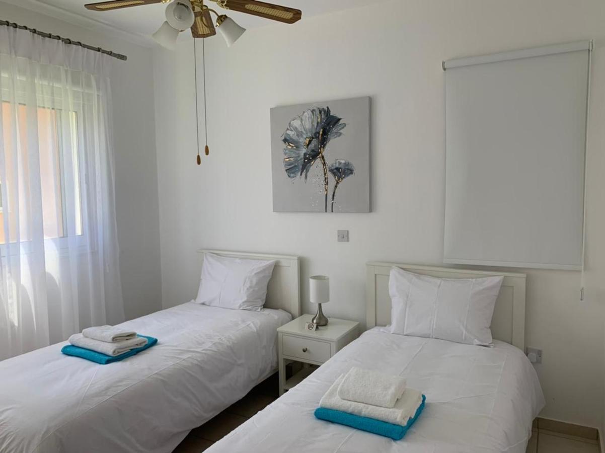 Modern, Stylish 4-bedroom - Limnaria Villas