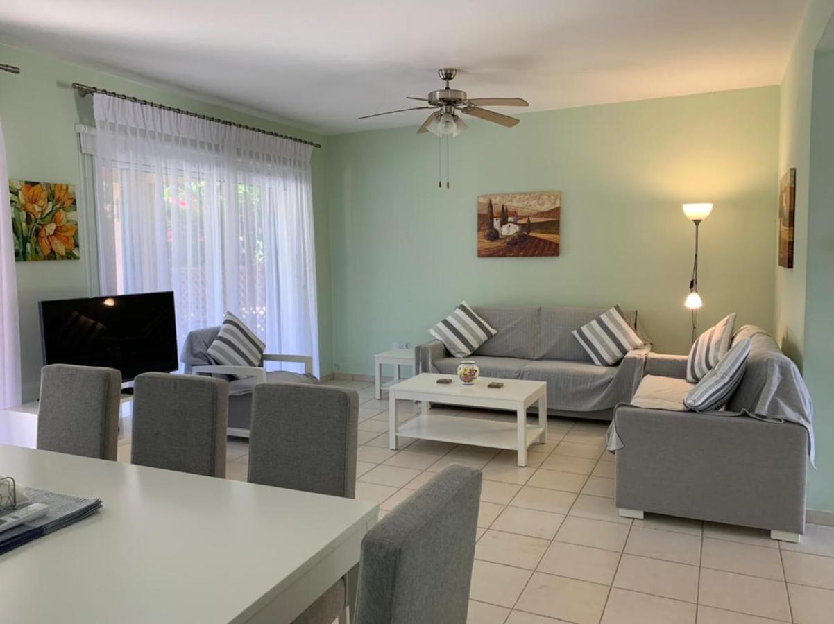 Modern, Stylish 4-bedroom - Limnaria Villas * Paphos