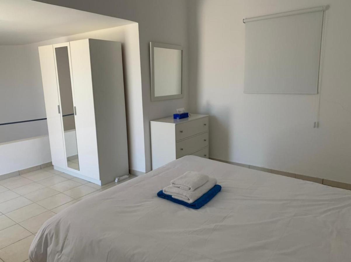 Modern, Stylish 4-bedroom - Limnaria Villas * Paphos