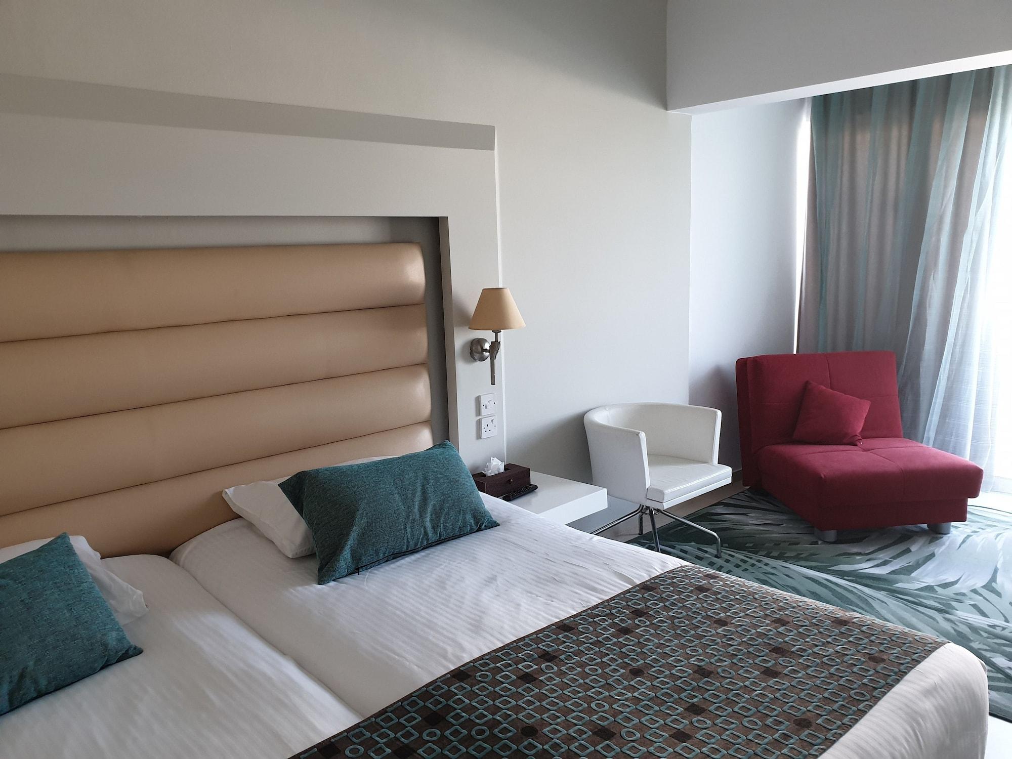Hotel Leonardo Cypria Bay