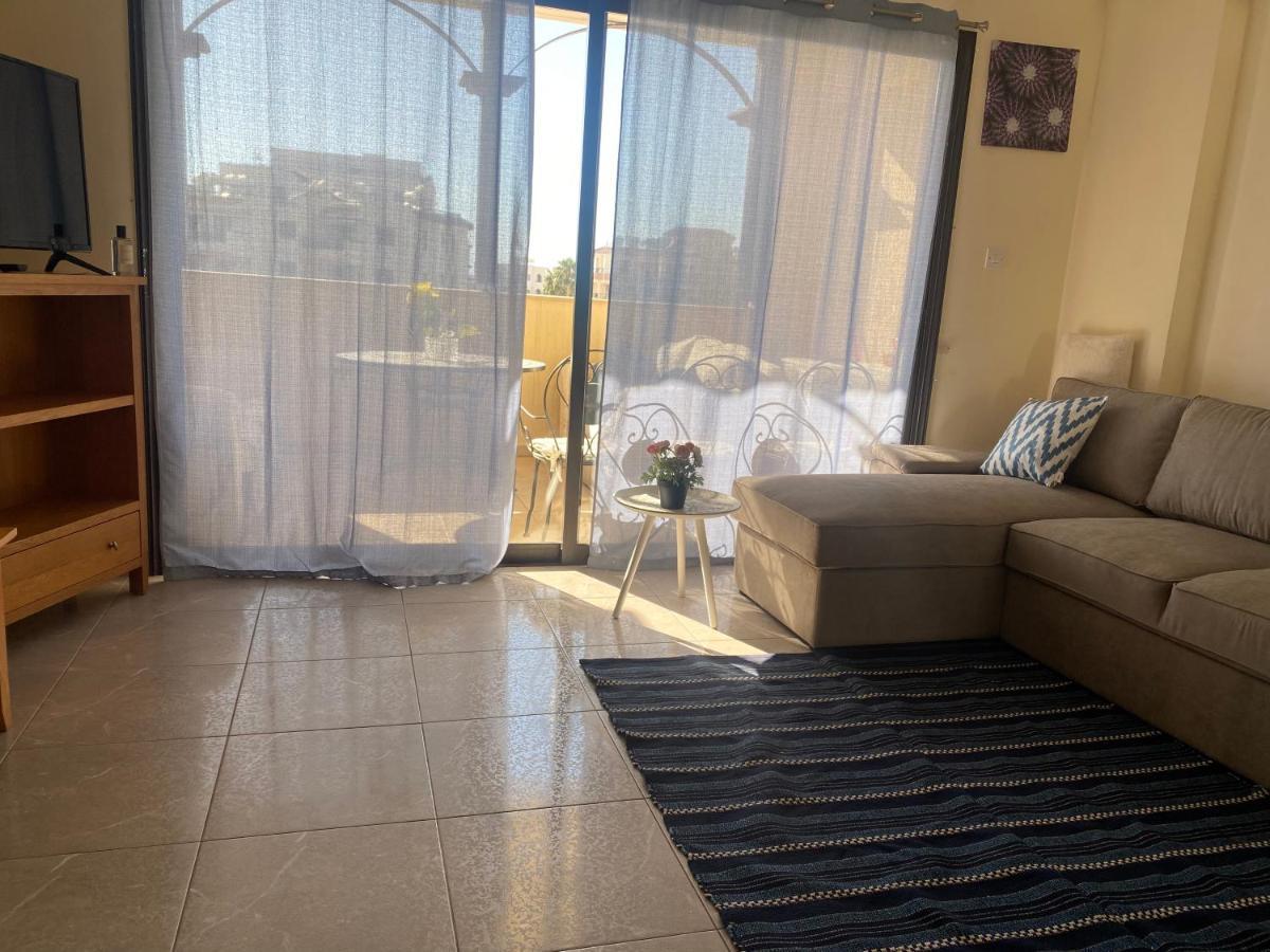 Apartment Queens Garden Walking Distance To The Paphos