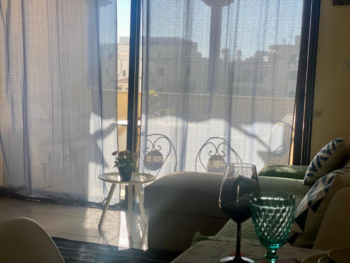 Apartment Queens Garden Walking Distance To The *