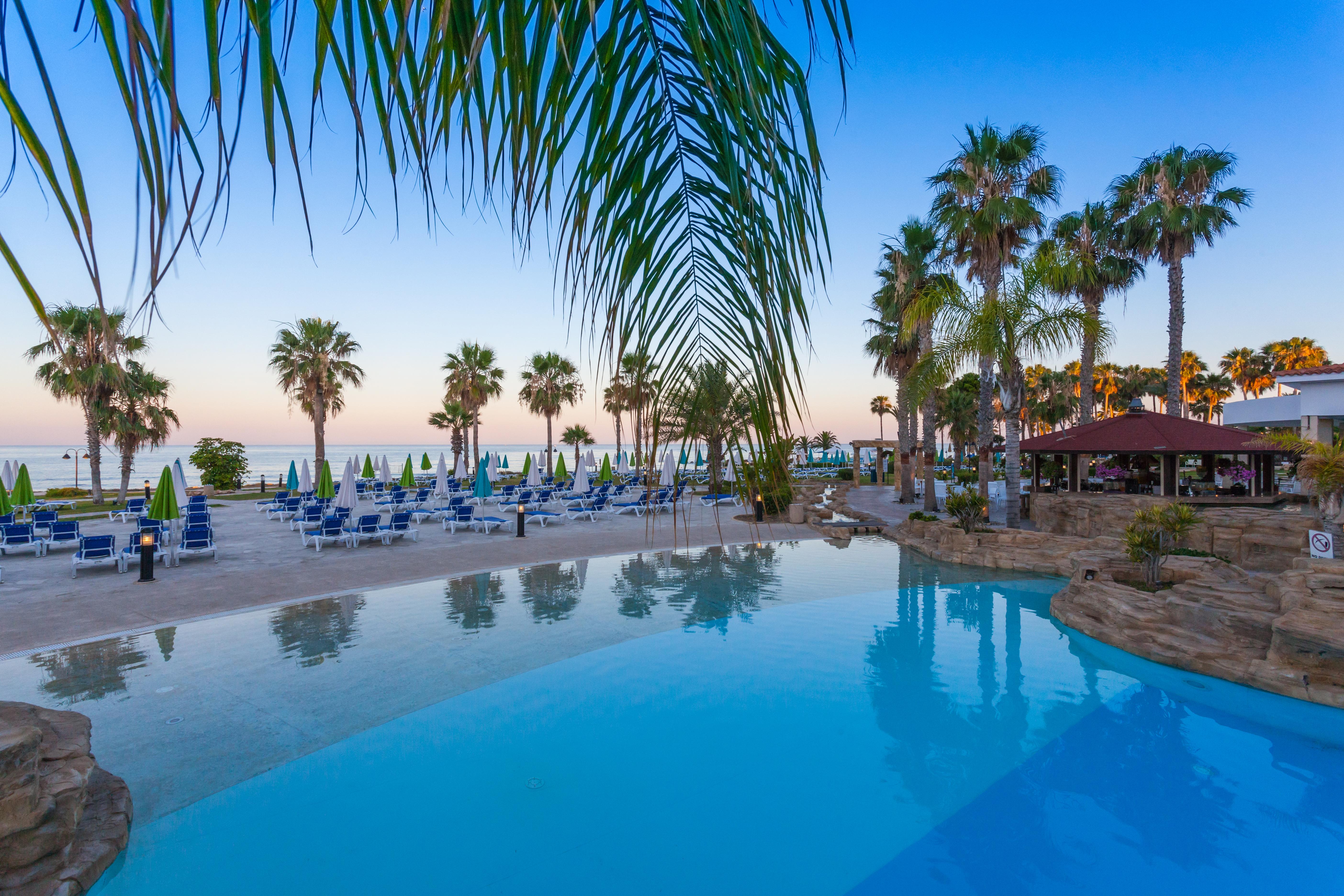 Hotel Leonardo Cypria Bay 4*
