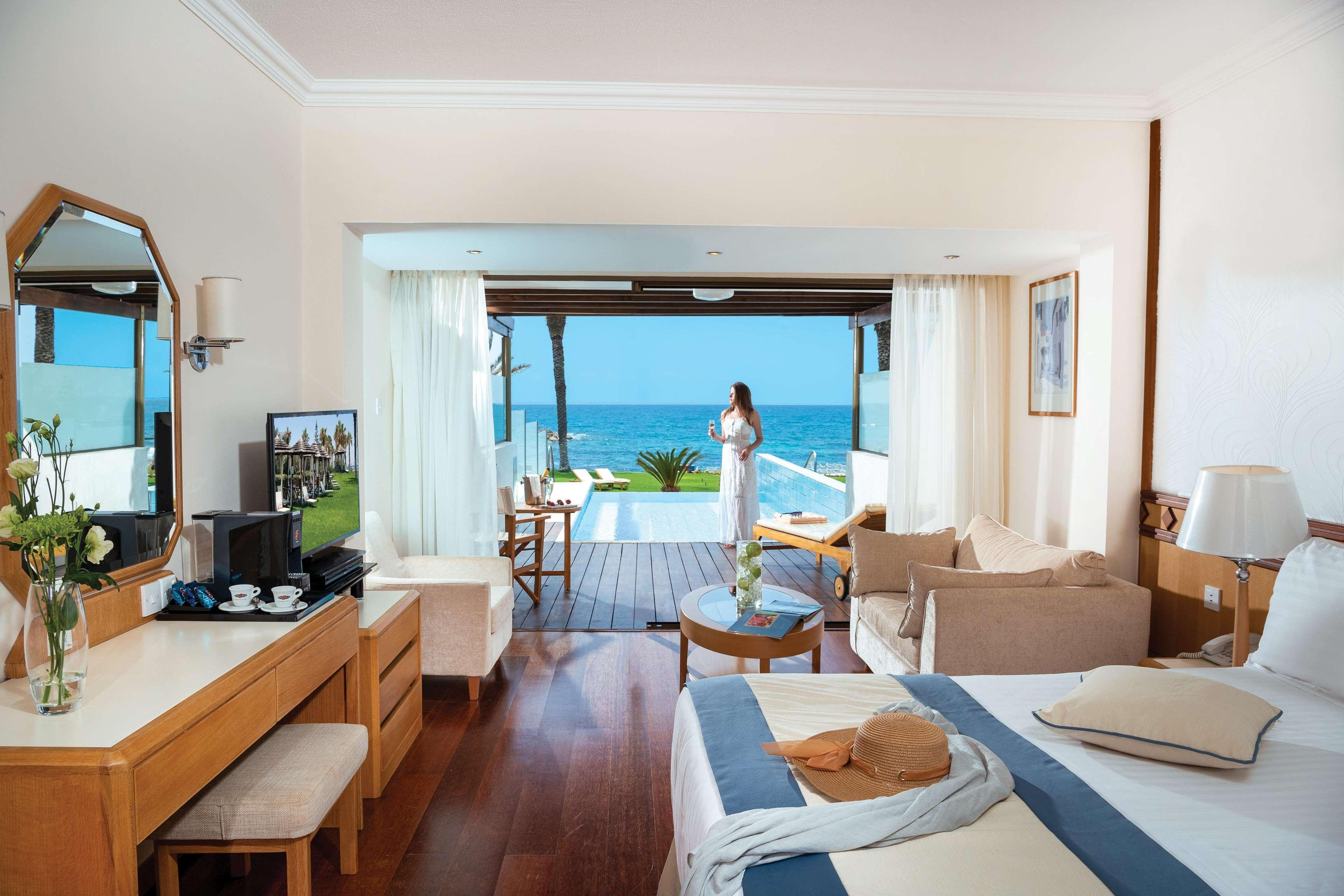 Constantinou Bros Athena Hotel 4*