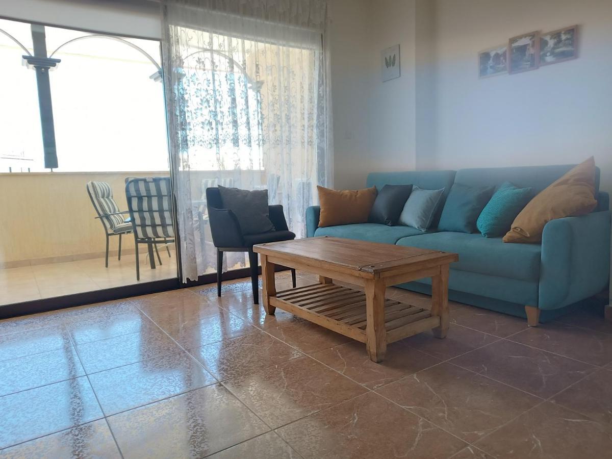 Apartment Queens Gardens By The Sea, Pool And Mall Paphos