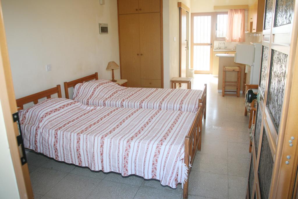 Niki Court Apartment *