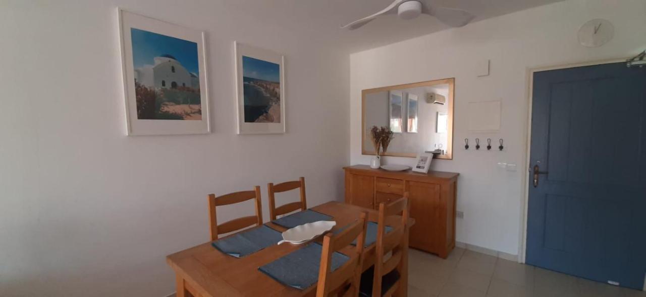 Limnaria Gardens - Superb Modern 1 Bed With Pool Views Apartment *