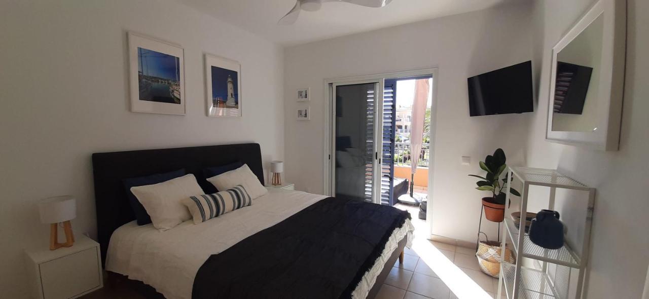 Limnaria Gardens - Superb Modern 1 Bed With Pool Views Apartment *
