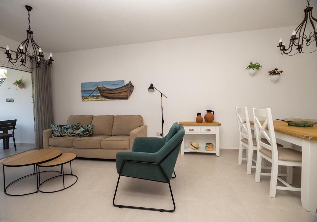 Apartment 105 Kings Palace - Fabulous 2 Bed, 2 Bath, Large Patio With Garden - Sea Views Paphos