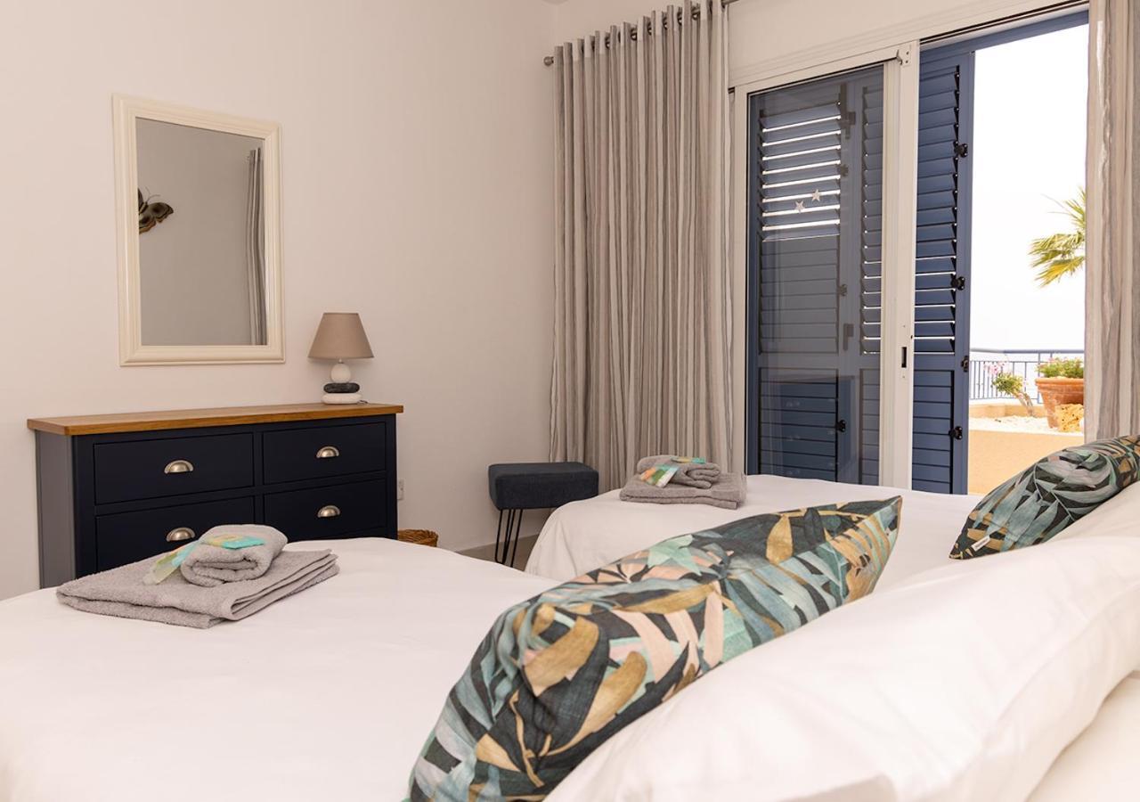 105 Kings Palace - Fabulous 2 Bed, 2 Bath, Large Patio With Garden - Sea Views * Paphos