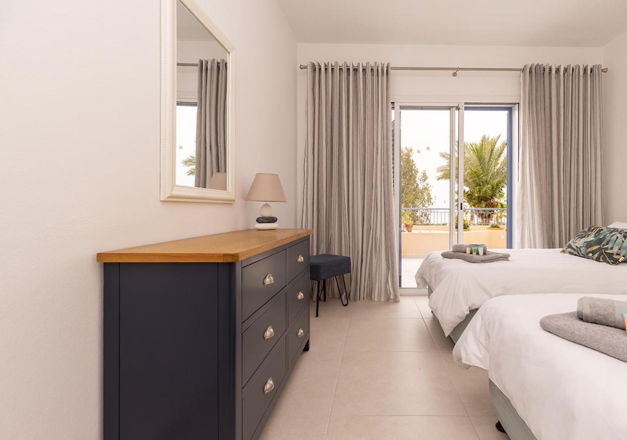Apartment 105 Kings Palace - Fabulous 2 Bed, 2 Bath, Large Patio With Garden - Sea Views