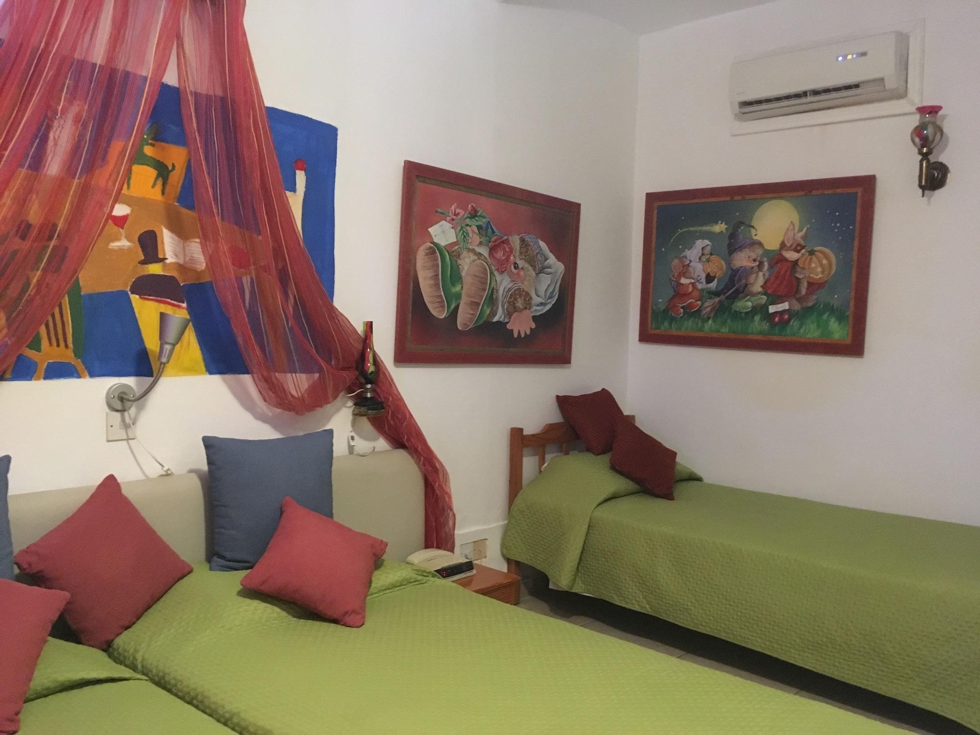 Hotel Kiniras Traditional & Restaurant
