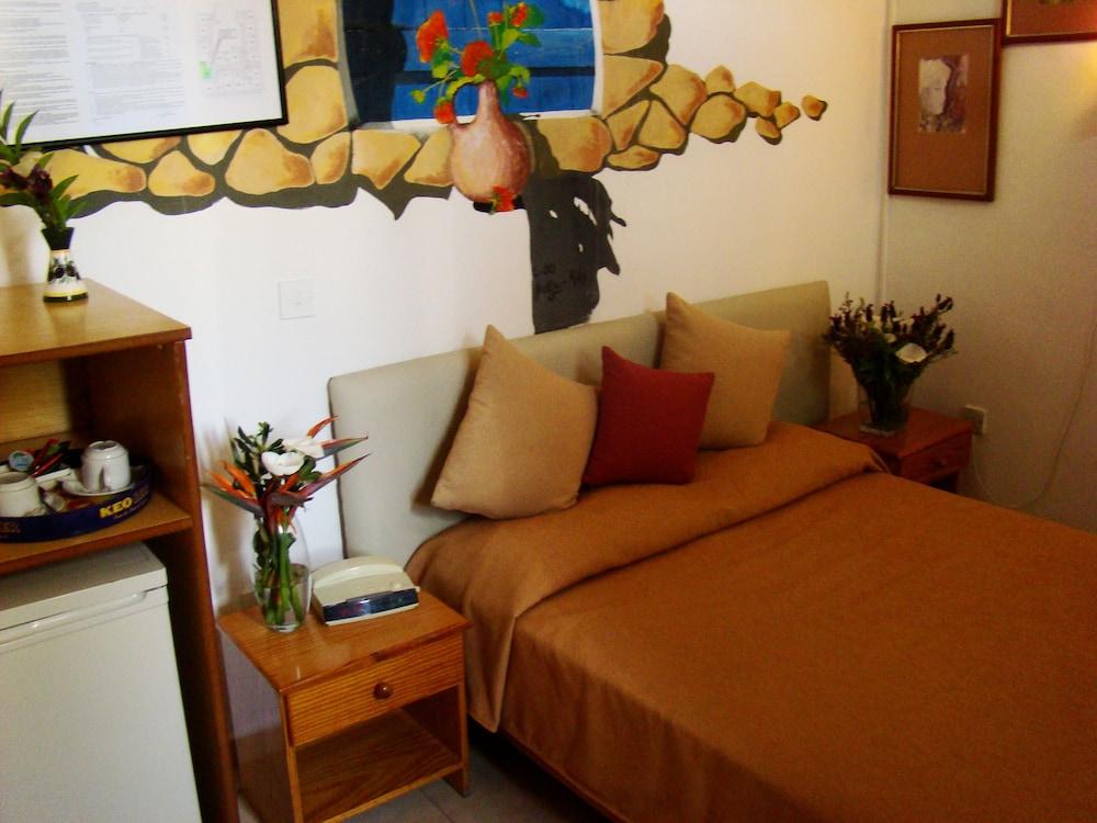 Kiniras Traditional & Restaurant 3*