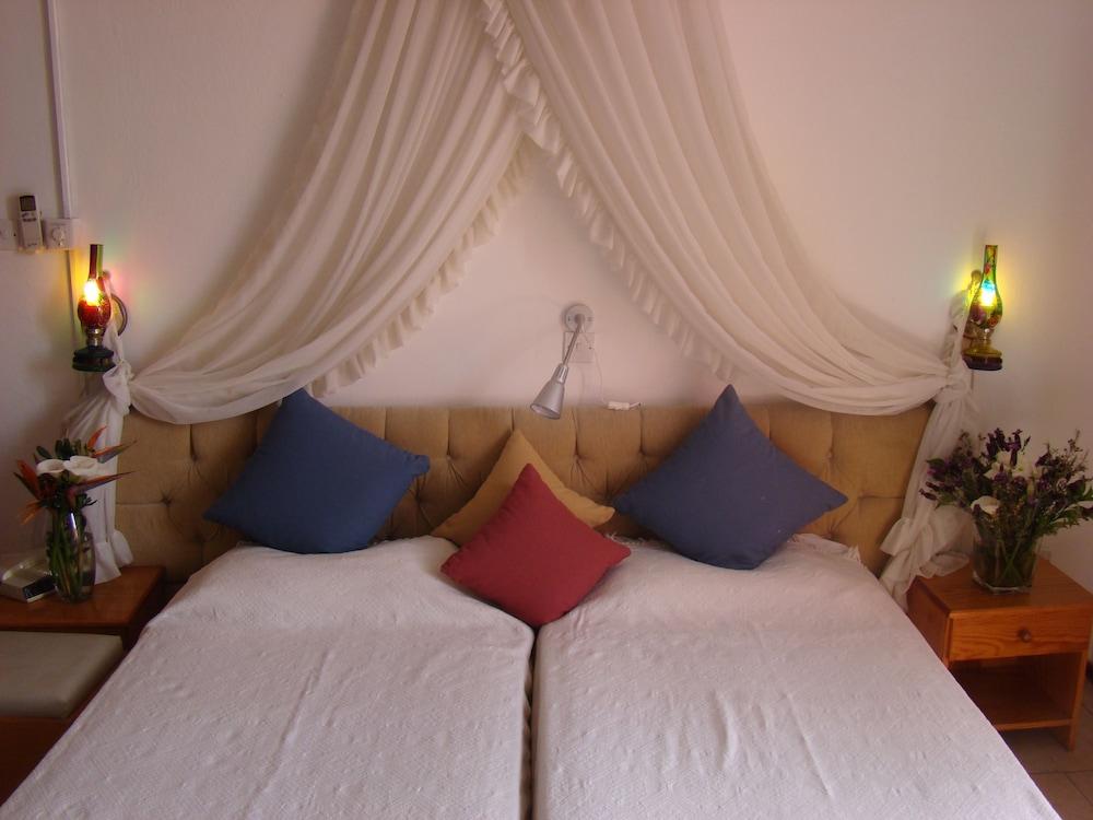Kiniras Traditional & Restaurant Hotel 3*