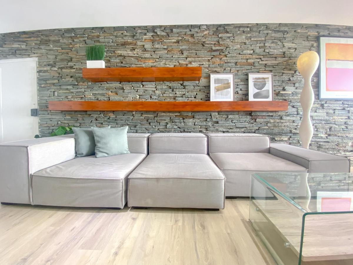 Phaedrus Living: Seaview Luxury Flat Athina Grenada Apartamento