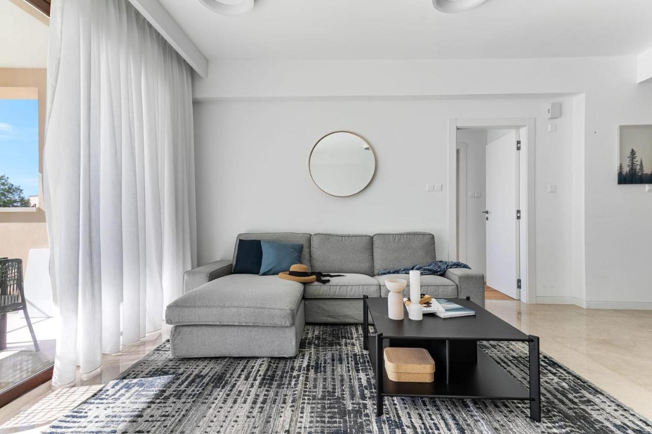 Apartment Aphrodite Hills Stunning