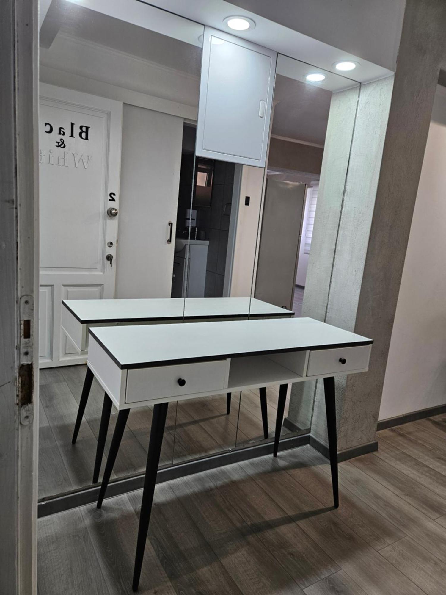 Black & White By Emmelia Group *